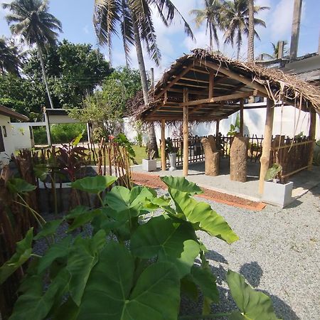 Villa Risithenmi Ahangama Buitenkant foto