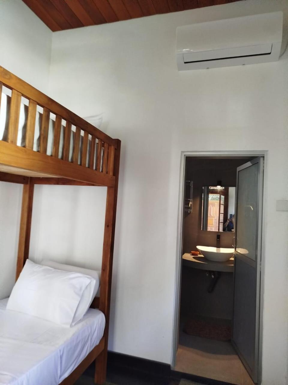 Villa Risithenmi Ahangama Buitenkant foto