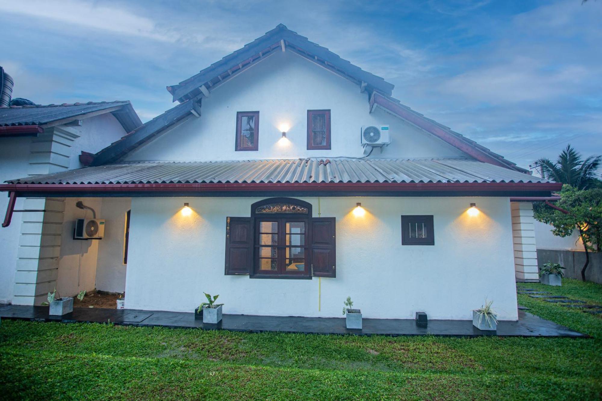 Villa Risithenmi Ahangama Buitenkant foto