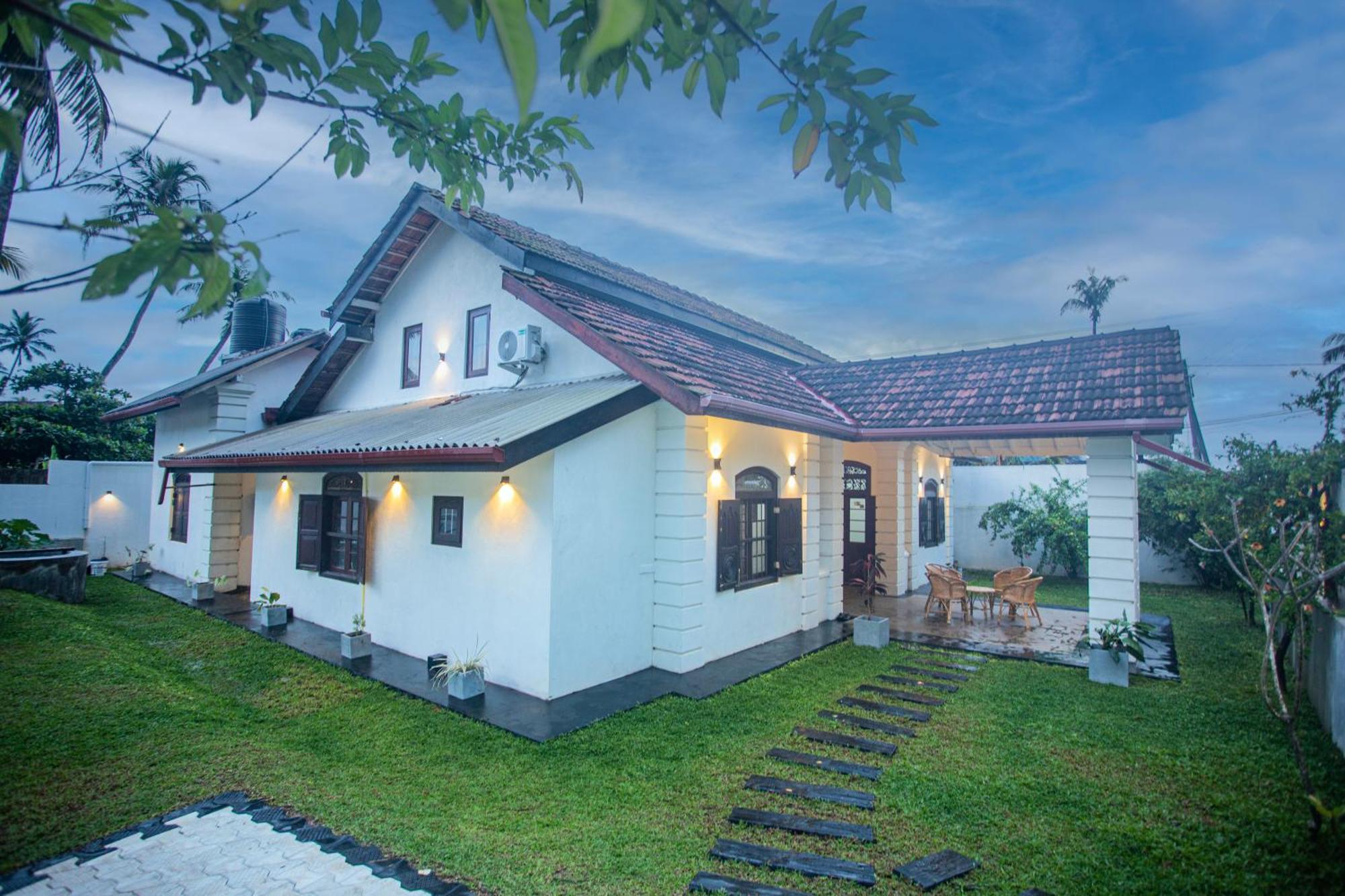 Villa Risithenmi Ahangama Buitenkant foto