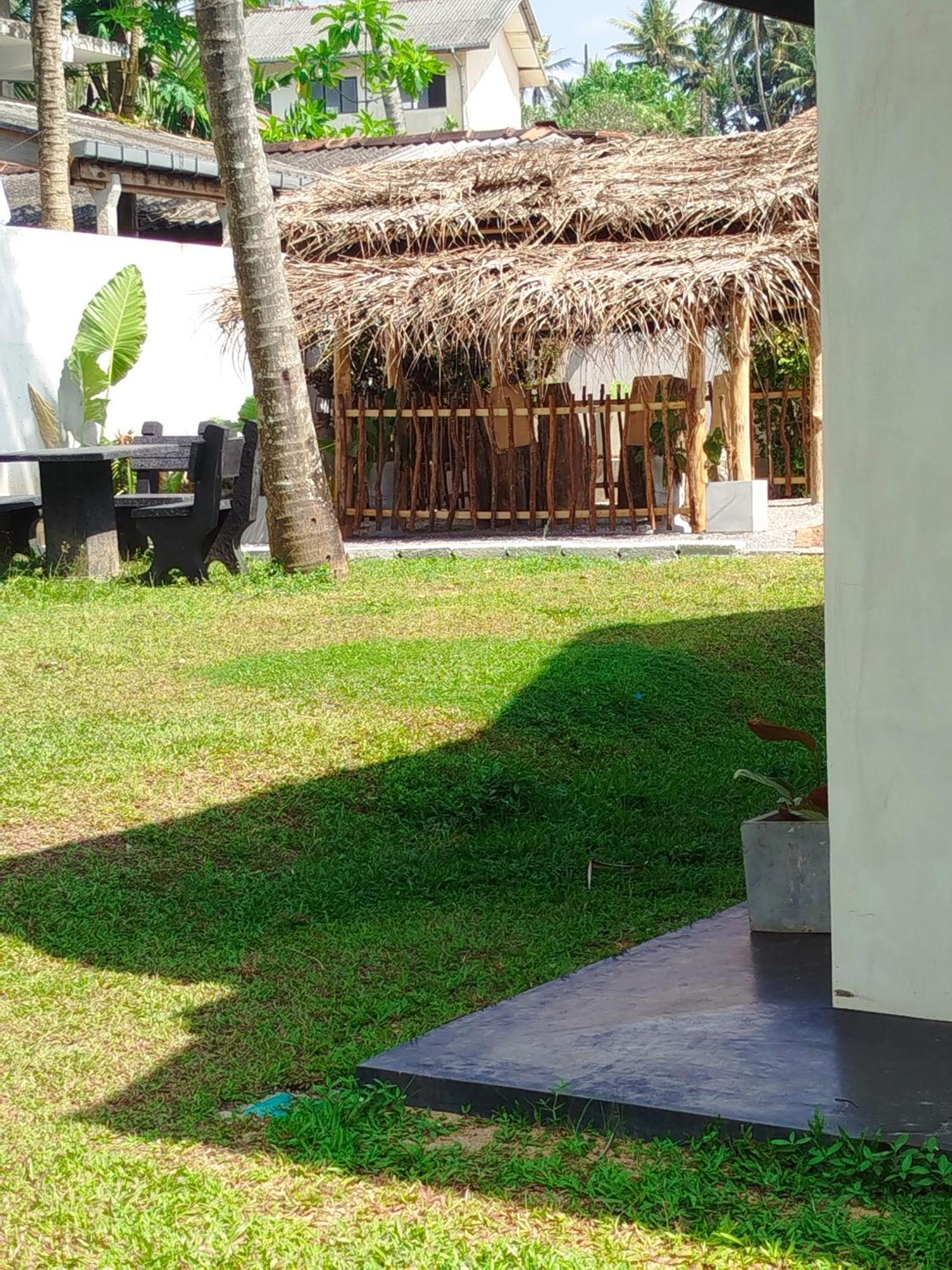 Villa Risithenmi Ahangama Buitenkant foto